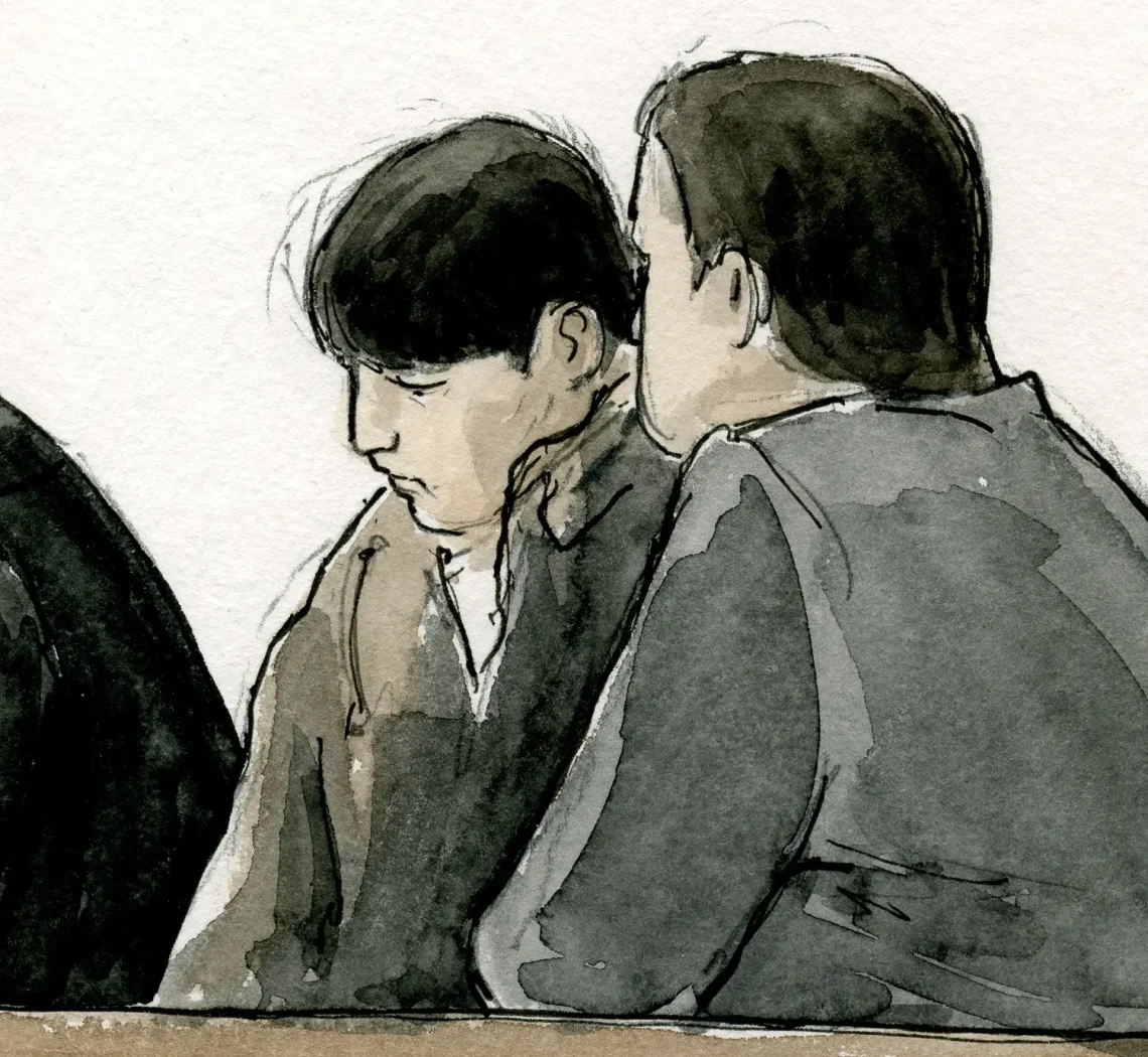 Gerichtszeichnung vom Mordprozess Hussein K. in Freiburg – Angeklagter und Dolmetscher - Gerichtszeichner Martin Burkhardt