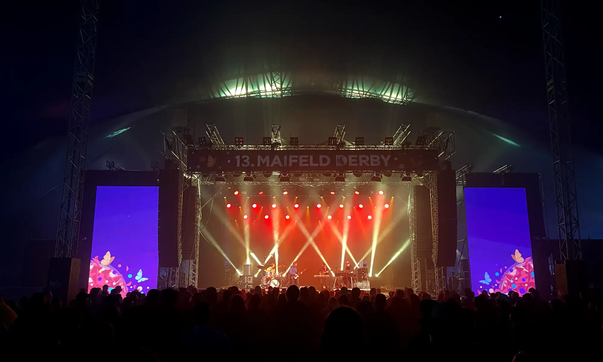 Maifeld Derby 2024: Palastzelt Bühne